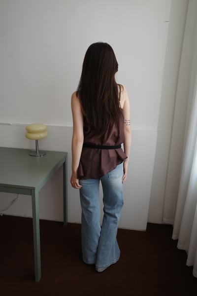 貼腿合身淺喇叭牛仔褲5