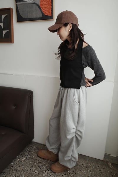 繞脖綁帶撞色假兩件上衣4