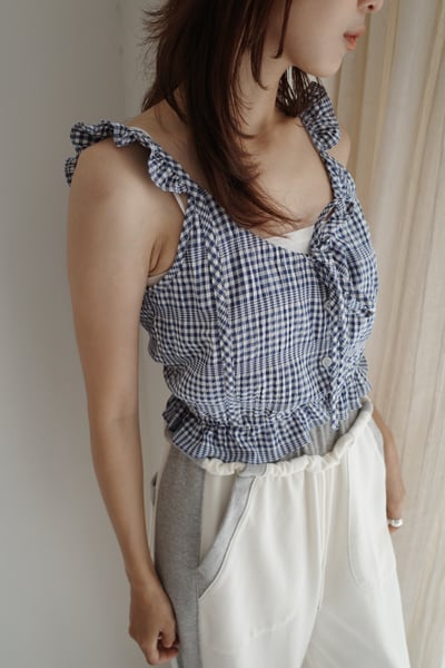 荷葉邊肩帶小裙擺背心1