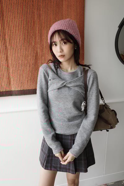 小露肩扭結毛衣4