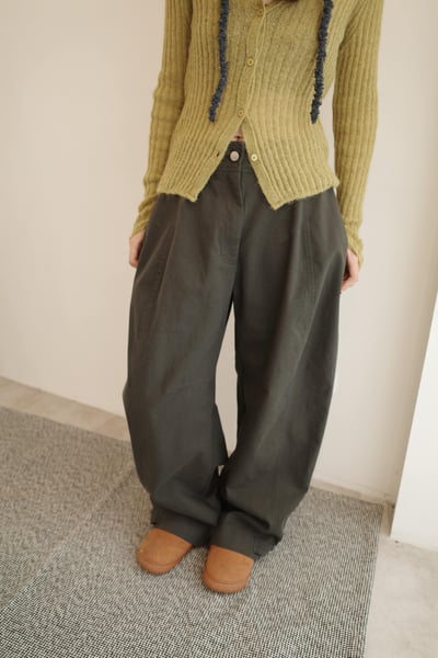 下單扣設計挺版斜紋布工作褲1