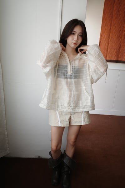 緞光條紋連帽上衣6