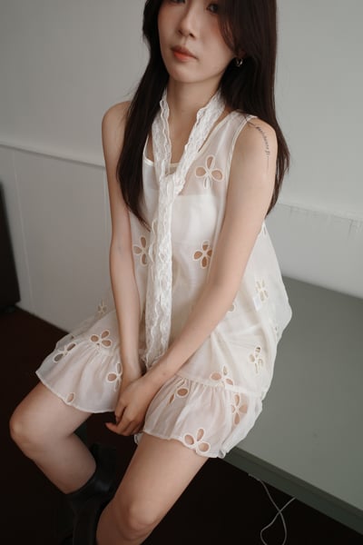 小精靈小花設計裙邊短洋4