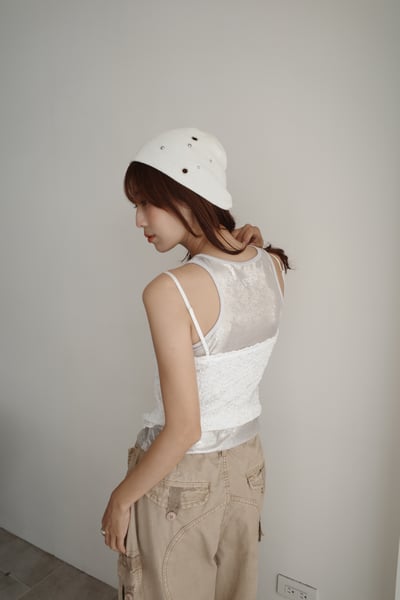 皺皺雕花細肩背心5