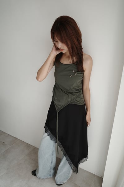 蕾絲滾邊斜切光澤半裙8