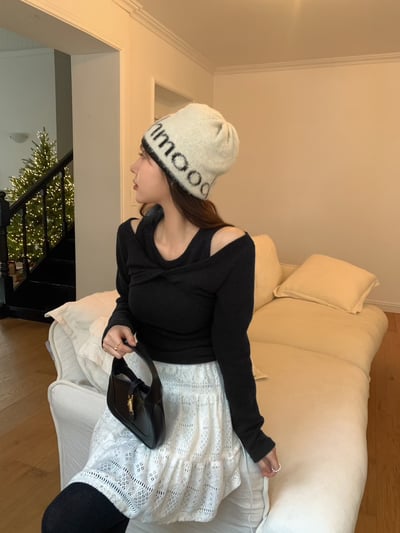 小露肩扭結毛衣10