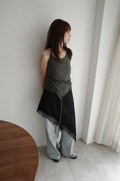 蕾絲滾邊斜切光澤半裙7