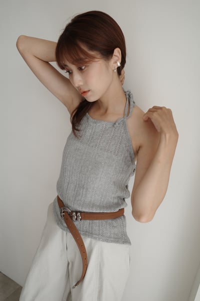 『辣妹必入』繞脖側排扣雕花背心4