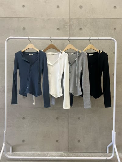 『special 斜切不對稱扣坑條設計上衣8