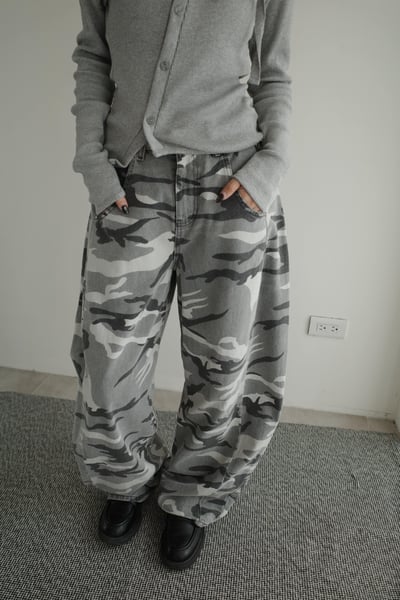 女團風！迷彩個性彎刀褲2