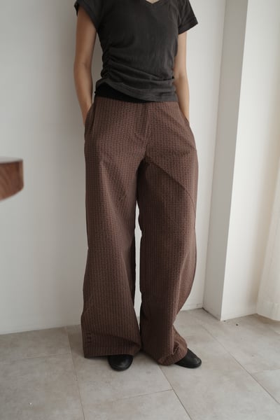 必買神褲！ 挺版下擺雙扣格紋褲3