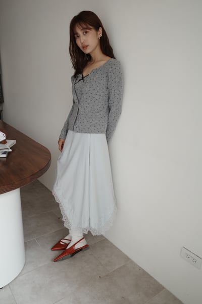 蕾絲滾邊斜切光澤半裙2