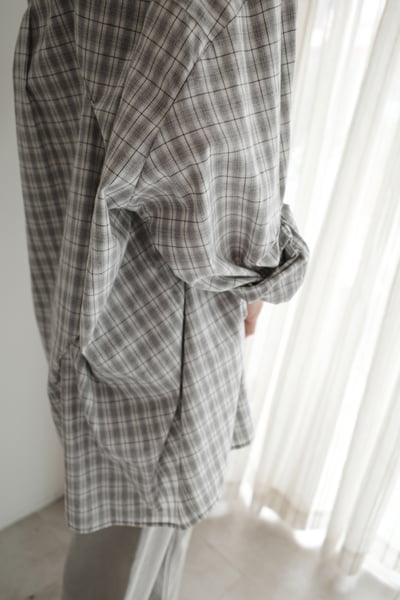 立體抓褶設計格紋襯8