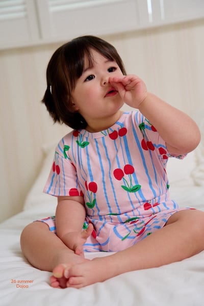 大顆櫻桃上衣+6分褲套裝7