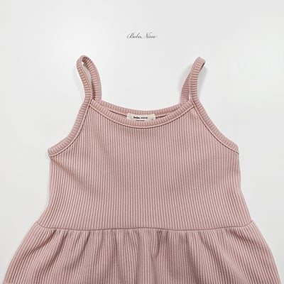 細肩壓紋傘擺背心+微喇叭褲套裝(3color)16