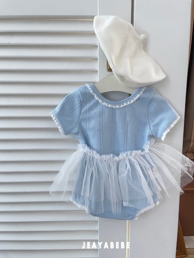 小刺繡蕾絲滾邊後交叉包屁衣8