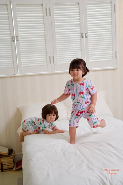 大顆櫻桃上衣+6分褲套裝4