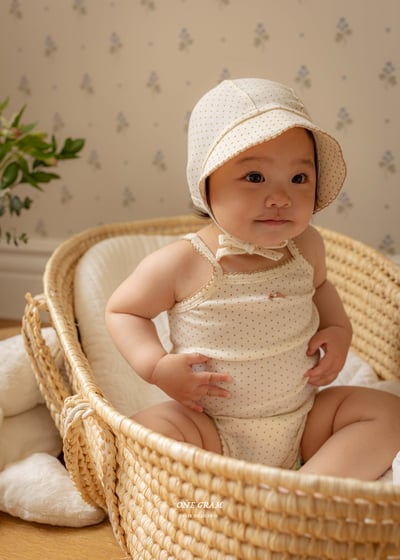 點點蝴蝶結背心包屁衣*現貨奶油12m3