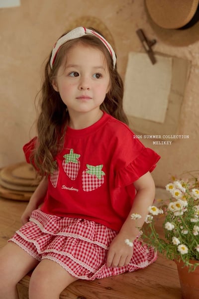 飛袖草莓tee (2color)2