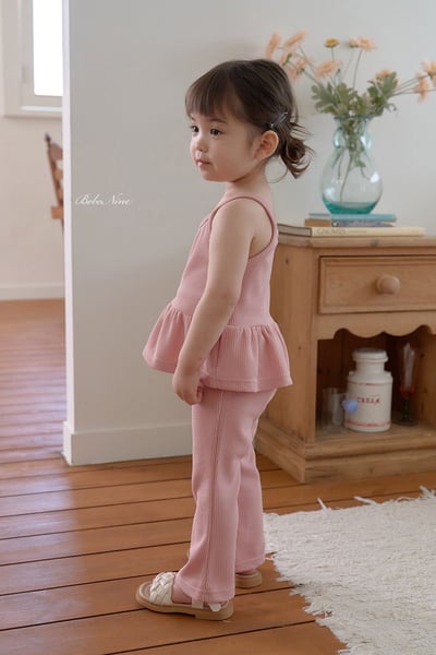 細肩壓紋傘擺背心+微喇叭褲套裝(3color)6