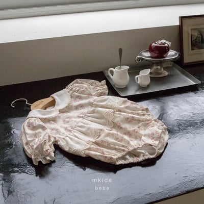 鑲邊蕾絲花花包屁衣(2color)4