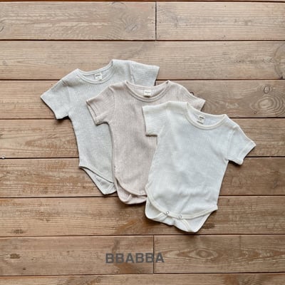 小刺繡壓紋包屁衣5