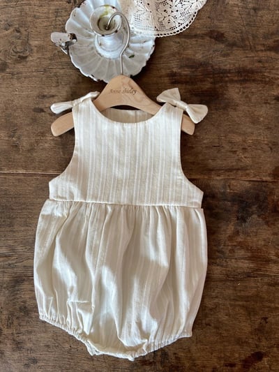 立體蝴蝶結蕾絲紋理包屁衣*現貨米S3