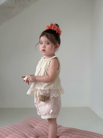 鑲邊蕾絲花花背心套裝5