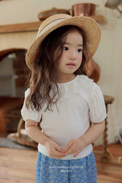 愛心刺繡蕾絲領澎袖上衣(2color)14