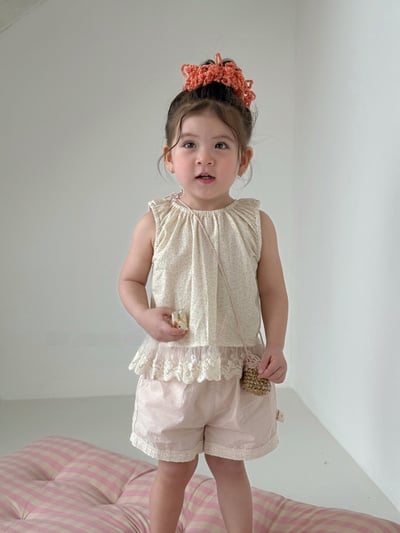 鑲邊蕾絲花花背心套裝6