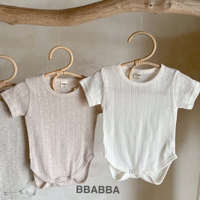 小刺繡壓紋包屁衣2