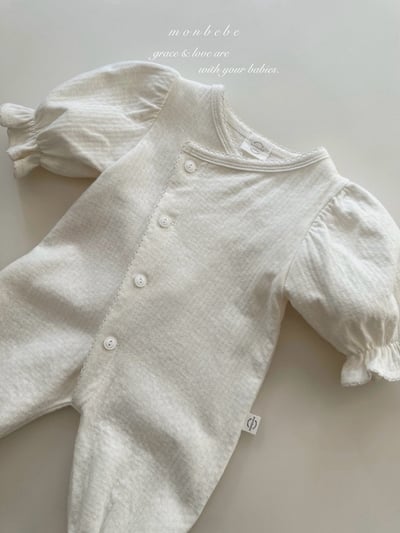 小刺繡花捲邊新生兒服6