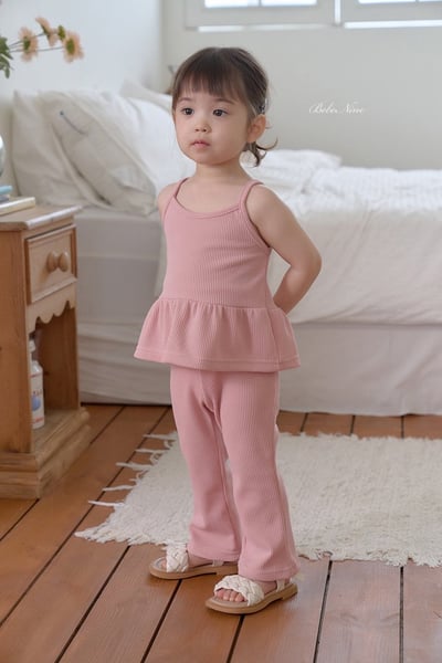 細肩壓紋傘擺背心+微喇叭褲套裝(3color)4