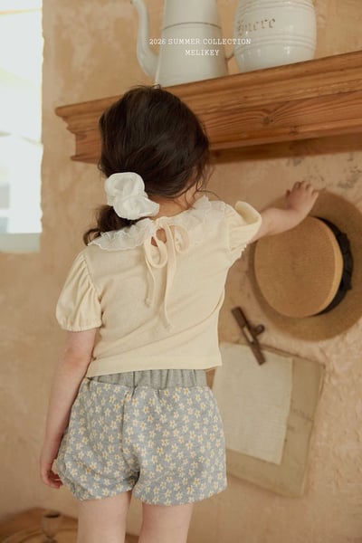 愛心刺繡蕾絲領澎袖上衣(2color)9