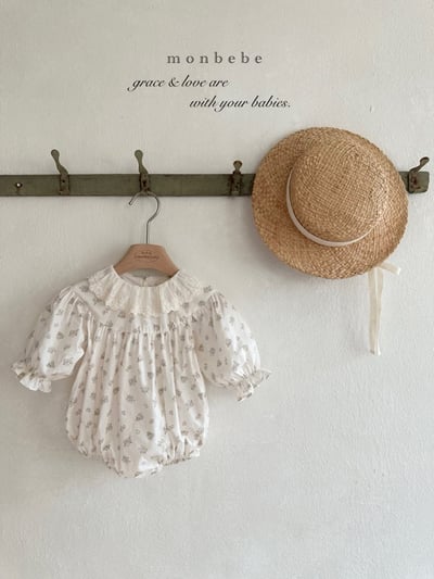 蕾絲領花花澎袖包屁衣1