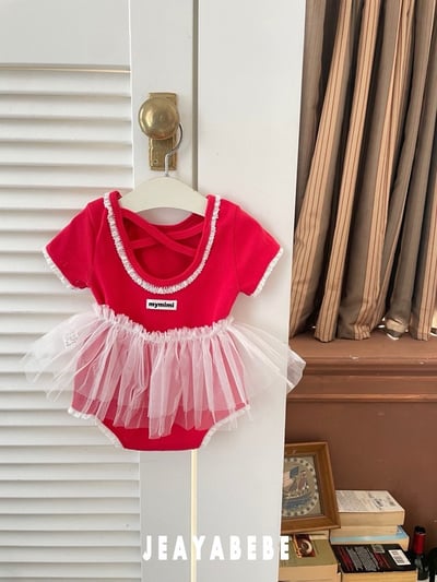 小刺繡蕾絲滾邊後交叉包屁衣10