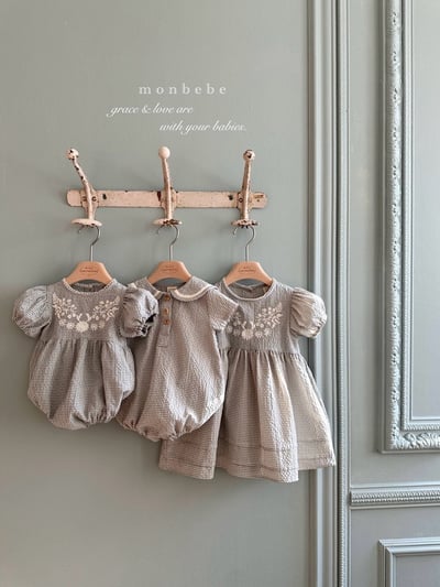 刺繡花朵澎袖格紋包屁衣/洋裝(2color)7