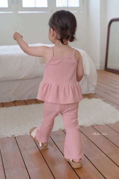 細肩壓紋傘擺背心+微喇叭褲套裝(3color)9