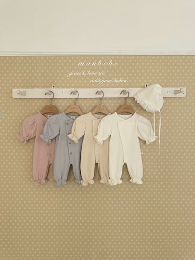 小刺繡花捲邊新生兒服1