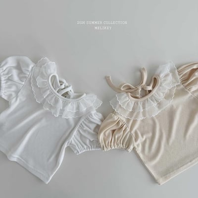 愛心刺繡蕾絲領澎袖上衣(2color)16