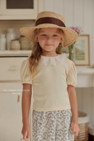 愛心刺繡蕾絲領澎袖上衣(2color)11