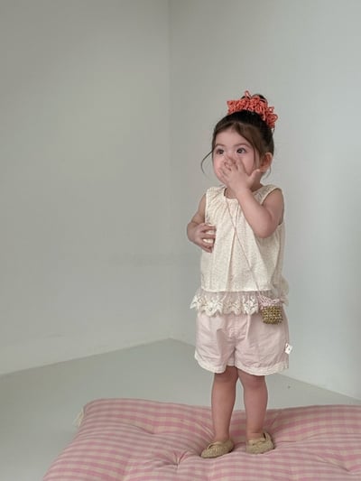 鑲邊蕾絲花花背心套裝7