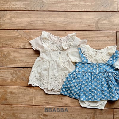 蕾絲領小刺繡壓紋包屁衣6