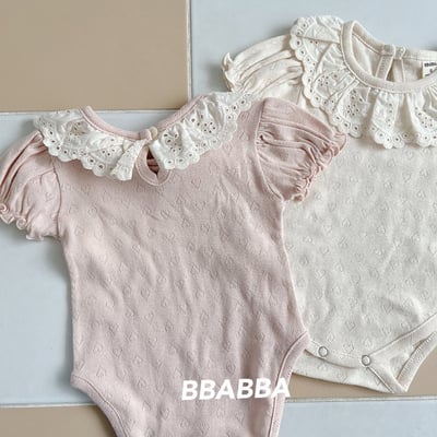 蕾絲領愛心刺繡包屁衣6