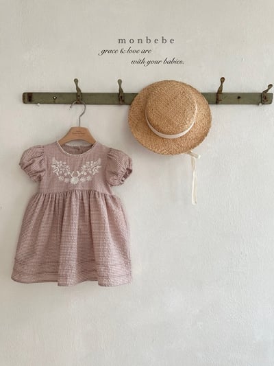 刺繡花朵澎袖格紋包屁衣/洋裝(2color)20