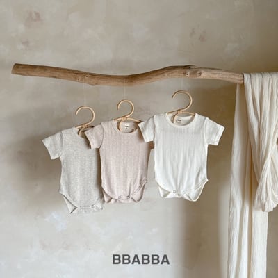 小刺繡壓紋包屁衣4