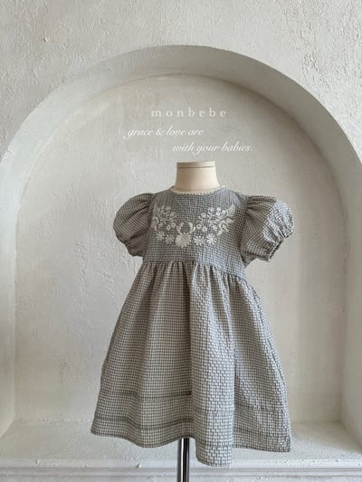 刺繡花朵澎袖格紋包屁衣/洋裝(2color)17