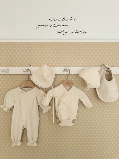 小刺繡花捲邊新生兒服8