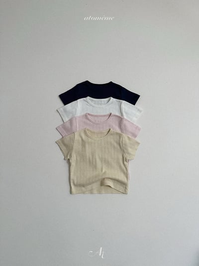 小刺繡壓紋上衣4