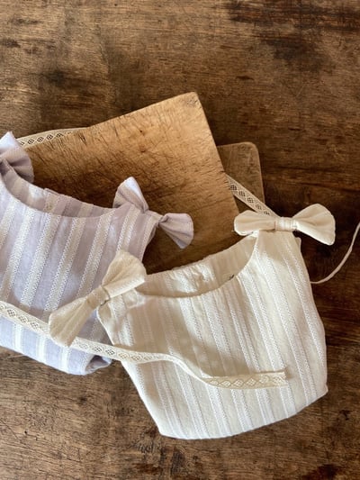 立體蝴蝶結蕾絲紋理包屁衣*現貨米S13